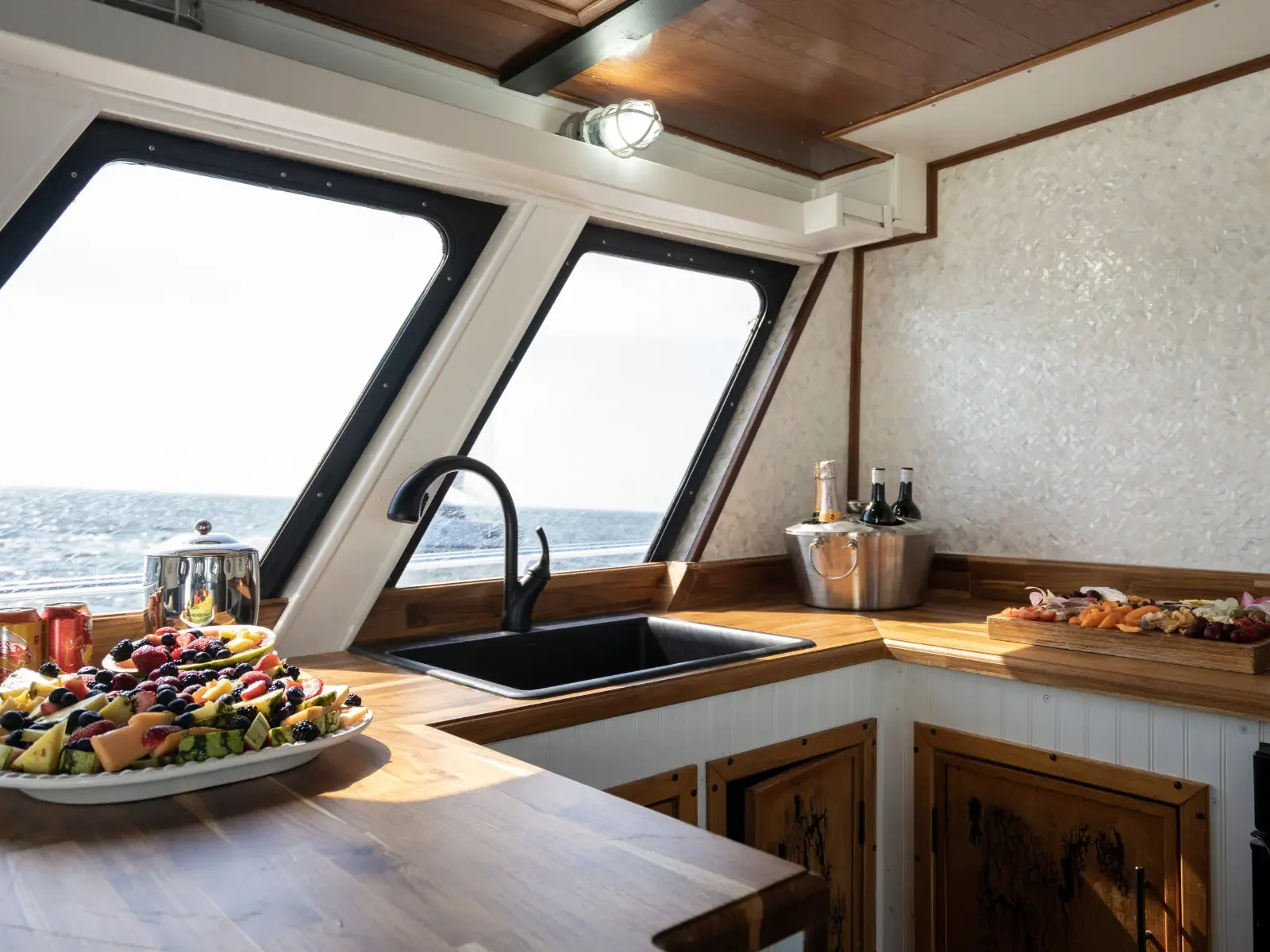 The Pelican St. Pete Boat Charter Amenities